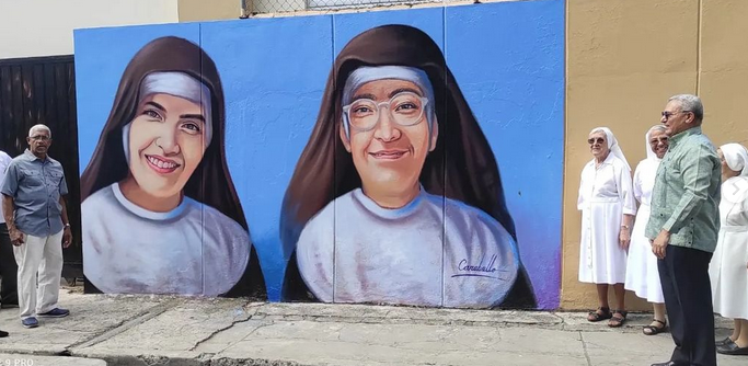 Se develizaron los murales de las fundadoras del colegio María Auxiliadora de Moca.