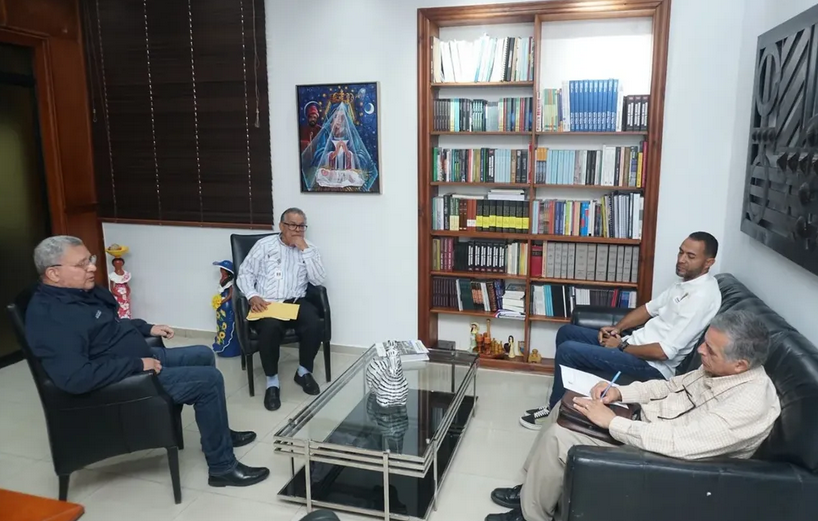 Alcaldía de Moca y Biblioteca Nacional fortalecen lazos para potenciar la Red de Bibliotecas Públicas