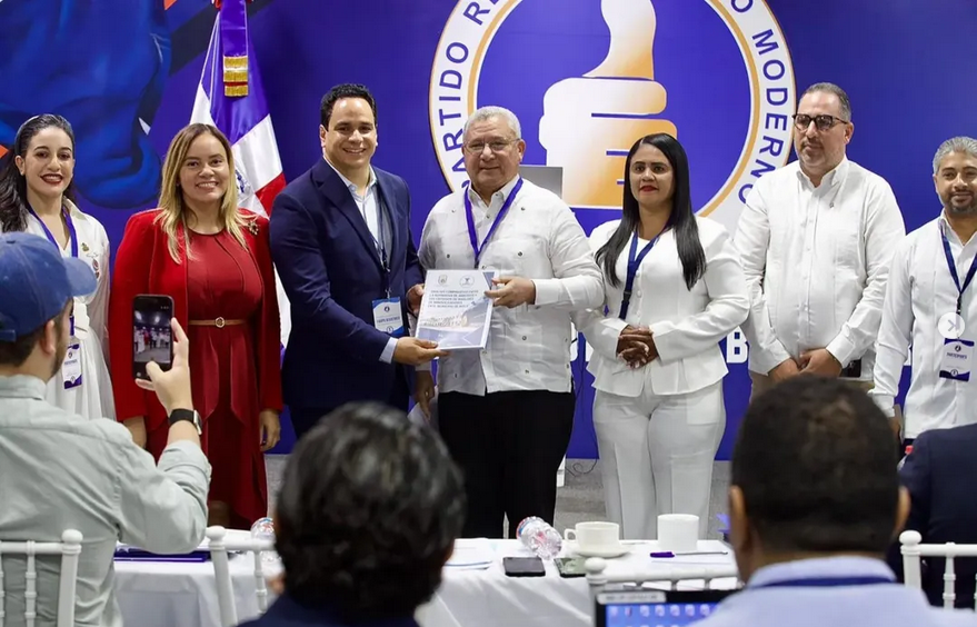 Con éxito total, autoridades y servidores municipales de Moca sustentan trabajo final de Diplomado en Gestión Municipal